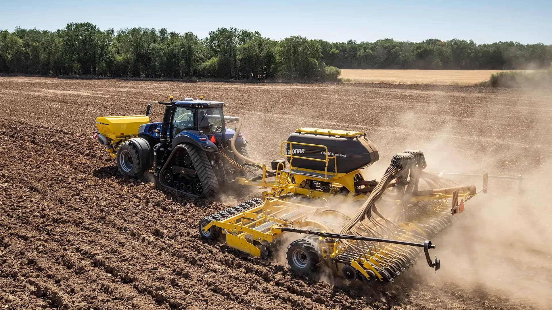 New Holland T8 Traktor mit PLM Precision Land Management