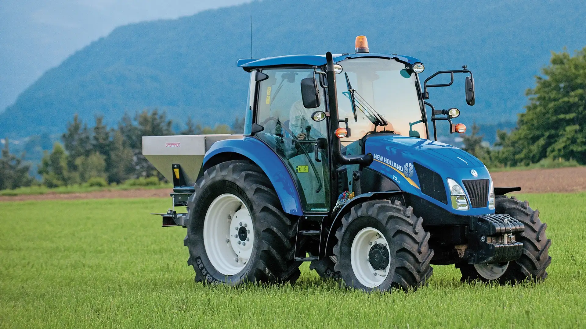 New Holland T4